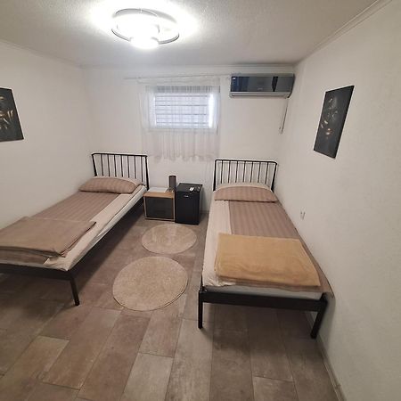 Fly & Stay Apartments 락타치 외부 사진