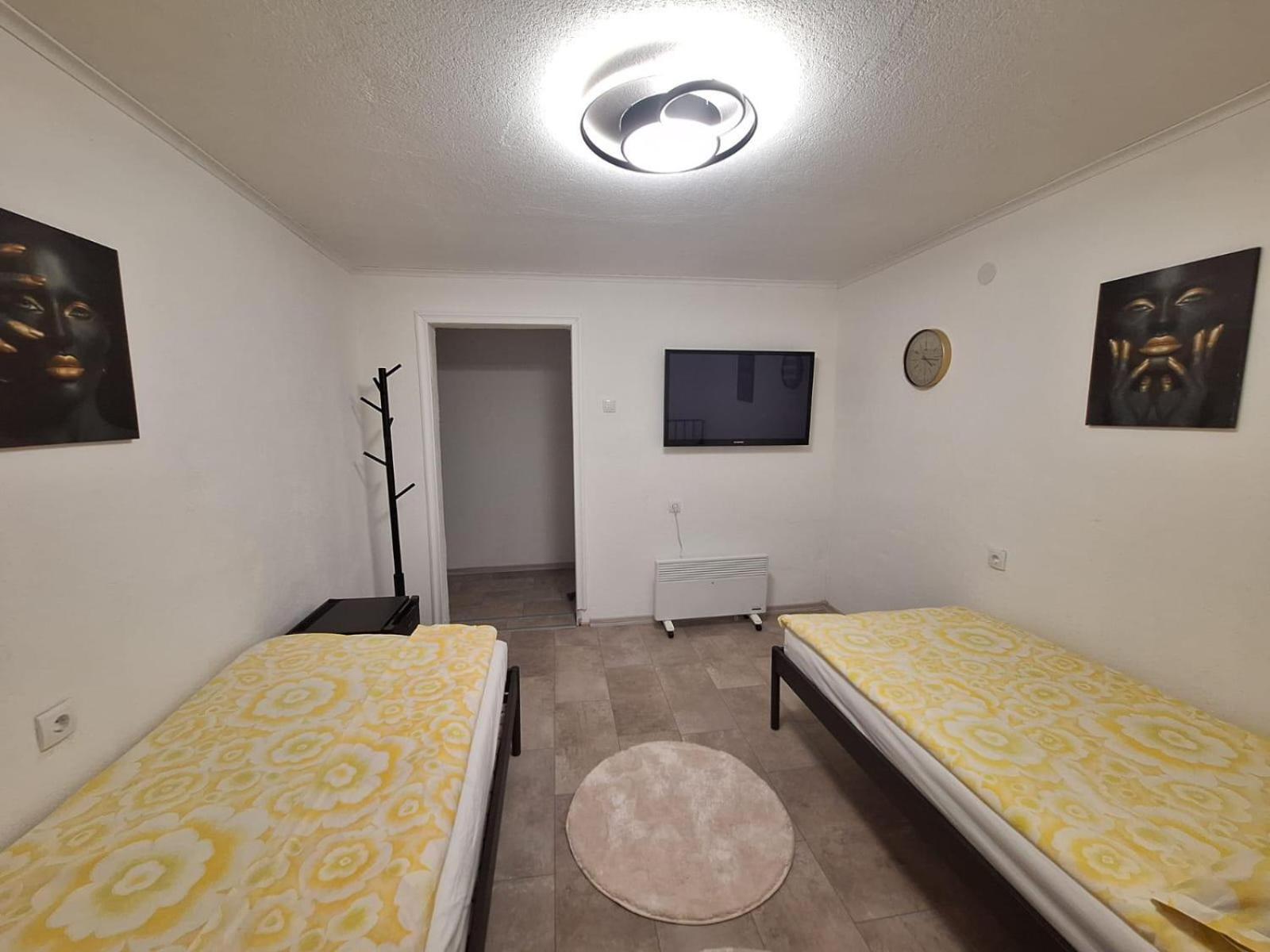 Fly & Stay Apartments 락타치 외부 사진