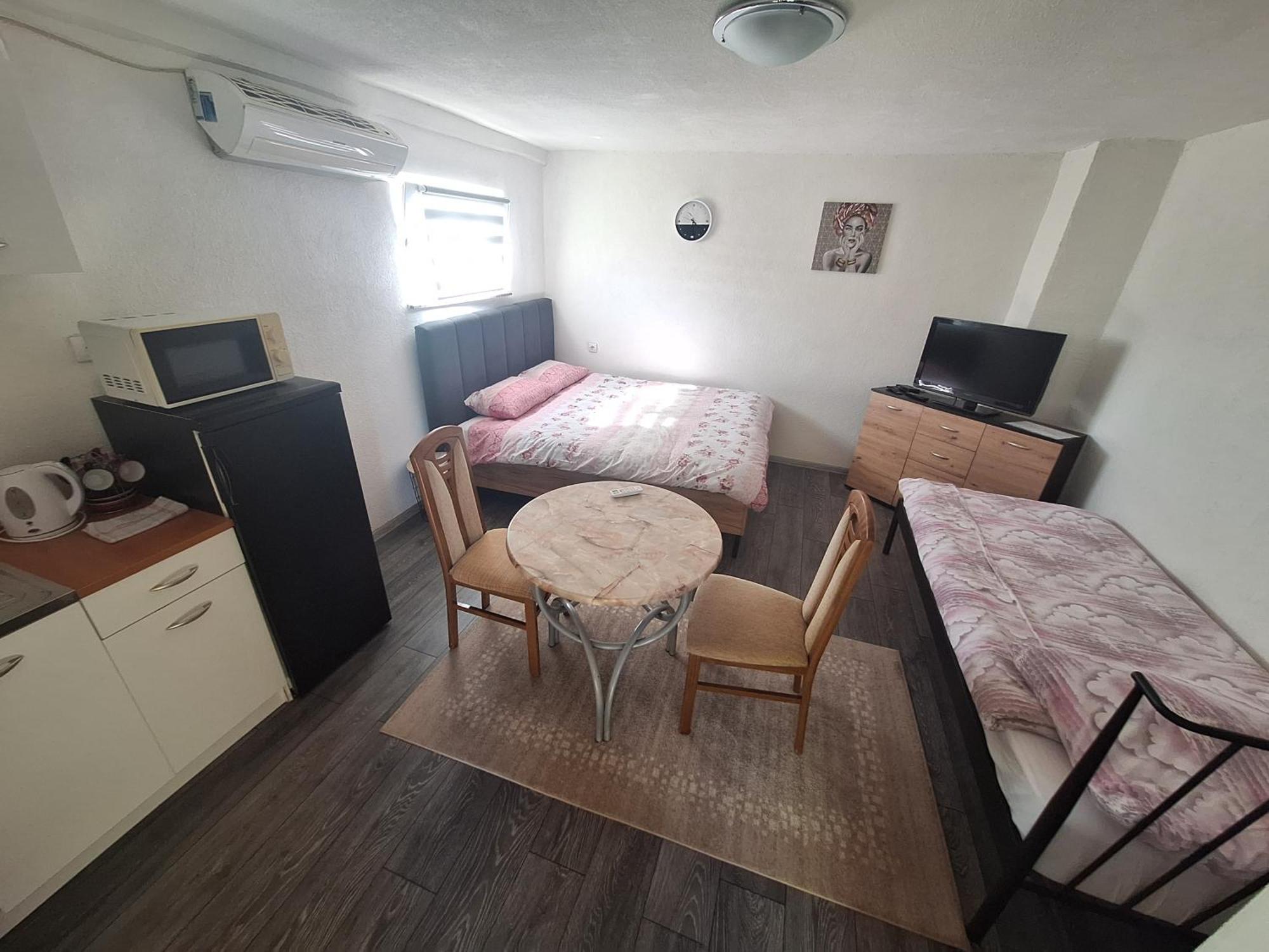 Fly & Stay Apartments 락타치 외부 사진