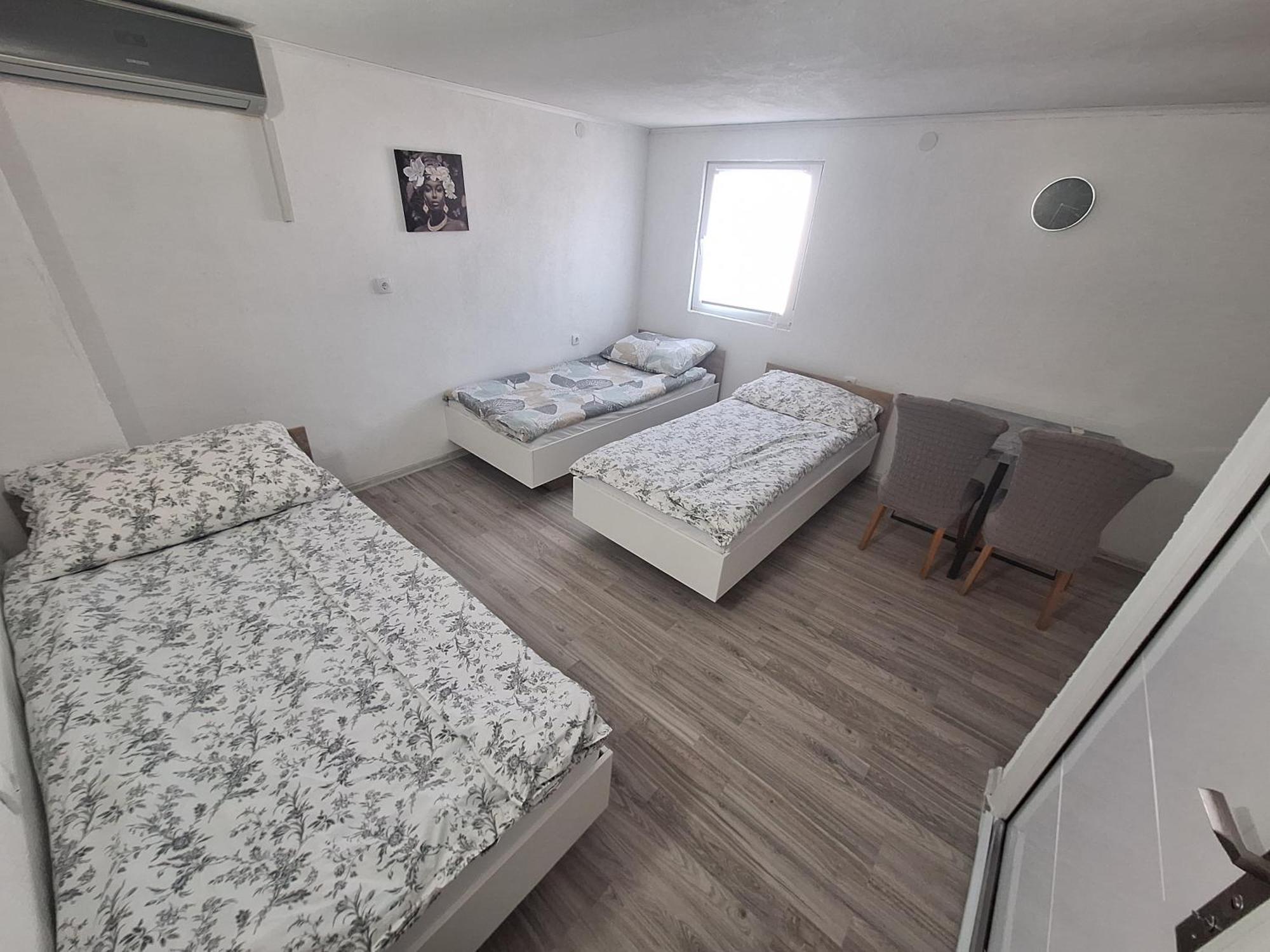 Fly & Stay Apartments 락타치 외부 사진