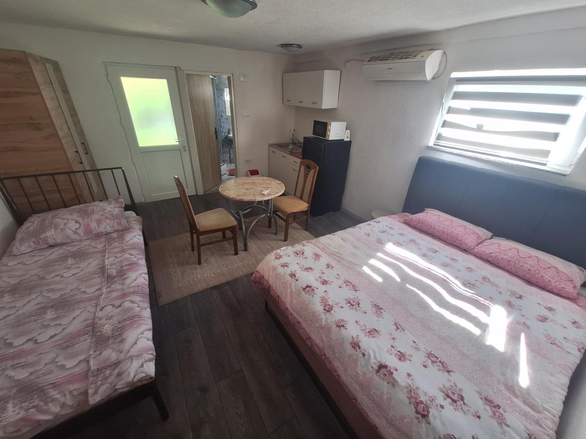 Fly & Stay Apartments 락타치 외부 사진